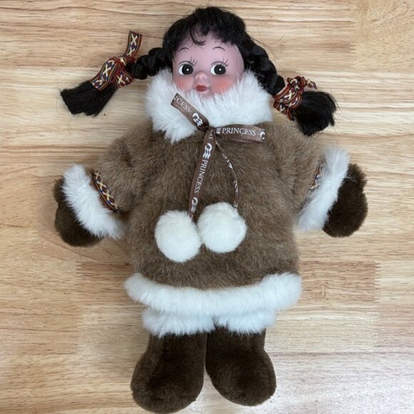 11” Vintage Plush Eskimo Doll - Picture 6 of 6